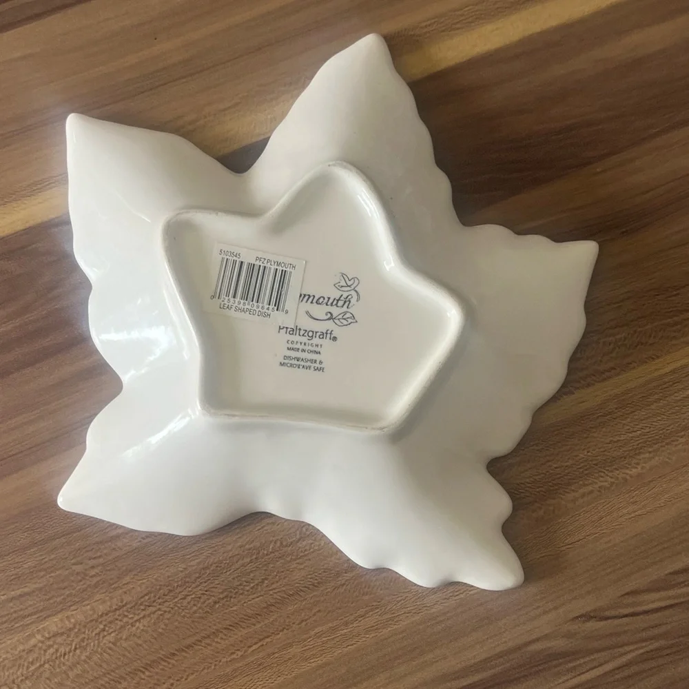 Pfaltzgraff Leaf-Shaped Dish